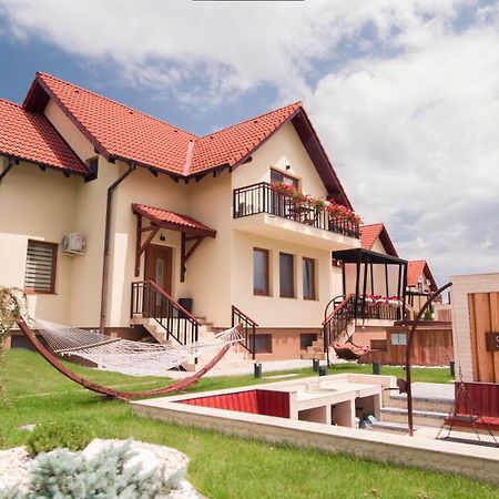 Roots Villa Sequoia Brașov Exterior foto